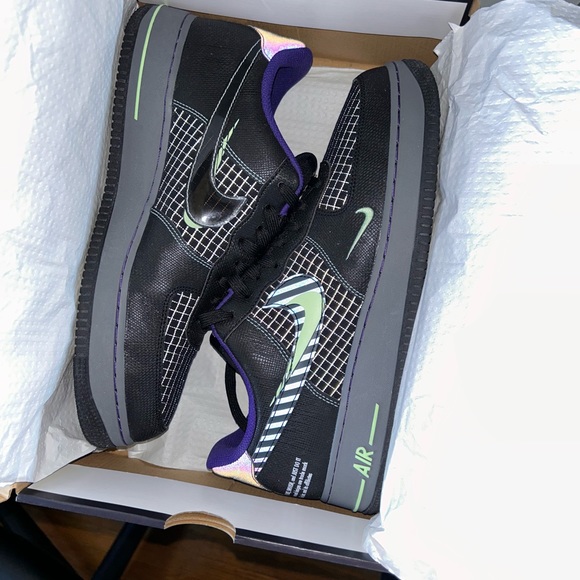 Nike Air Force 1s (Limited Release Glow In The Dark) Size 11 - Picture 3 of 3